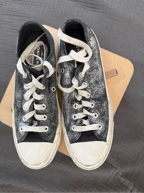 Converse metallic and cream low-top Sneakers